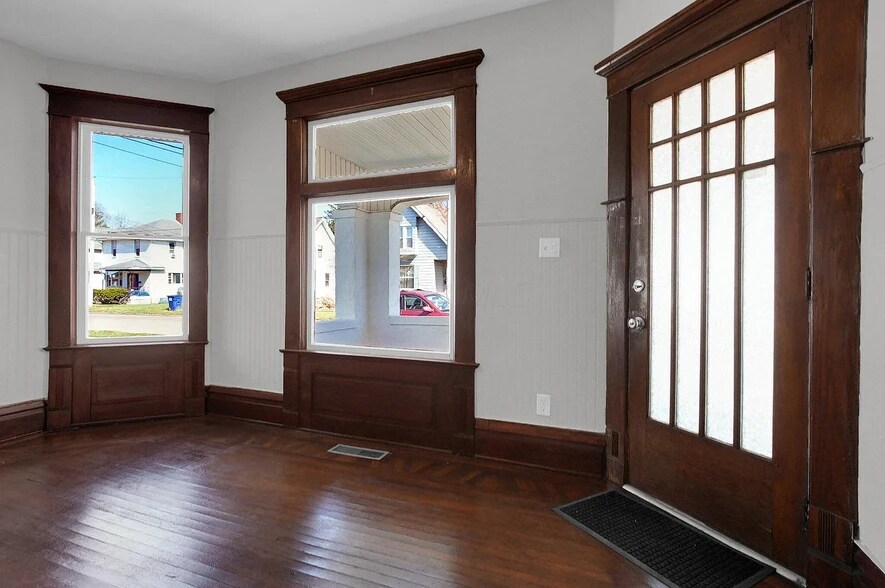 Building Photo - 193 Central Ave