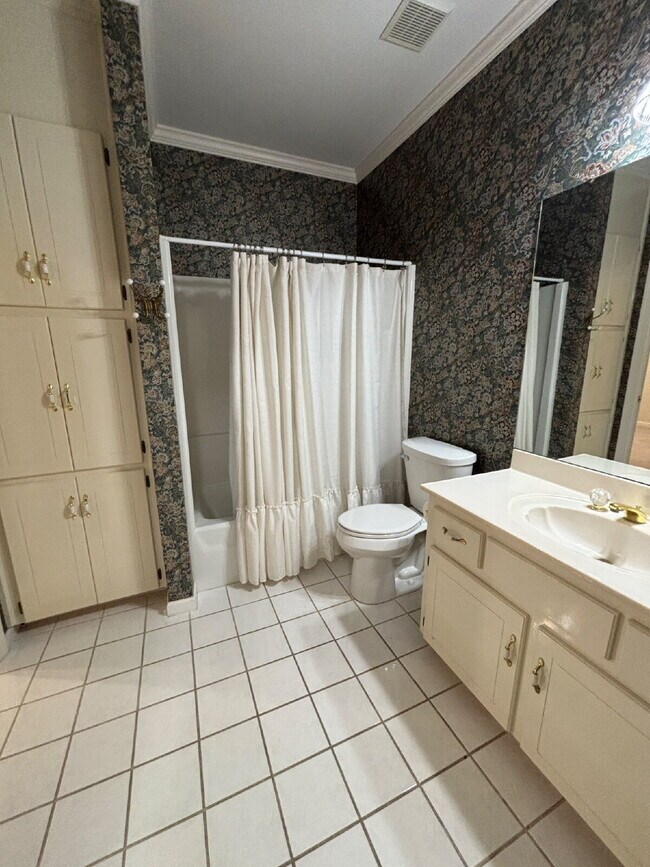 Building Photo - 39 Williamsburg Pl