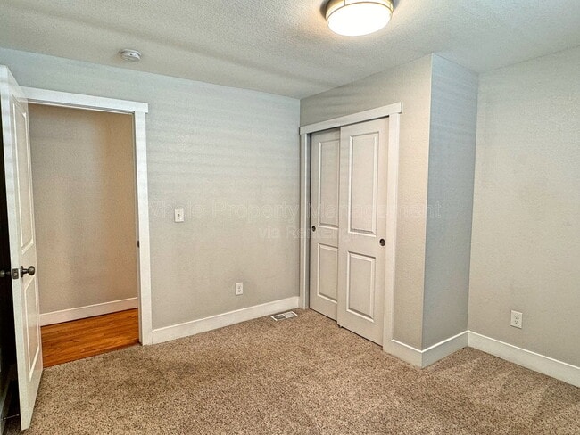 Building Photo - 4720 Elm Ct