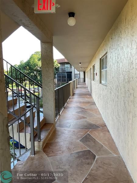 Building Photo - 6101 N Falls Cir Dr