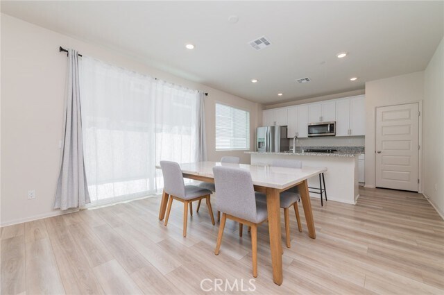 Building Photo - 40277 Birchfield Dr