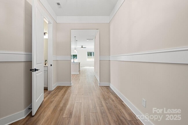 Building Photo - 1109 Masefield Ave