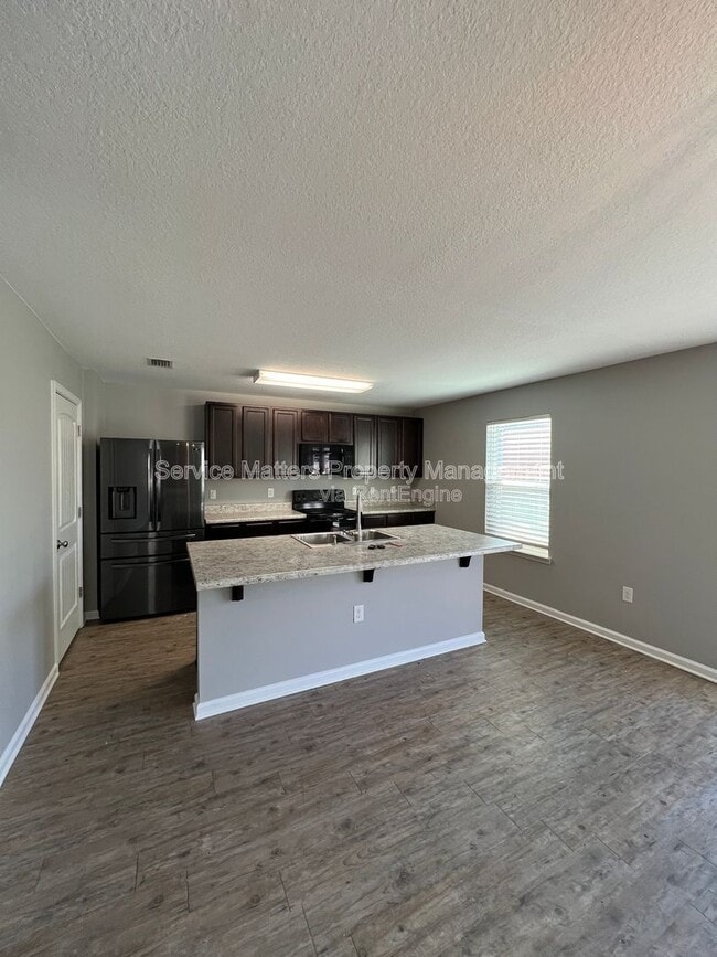 Building Photo - 5881 Old Plantation Court