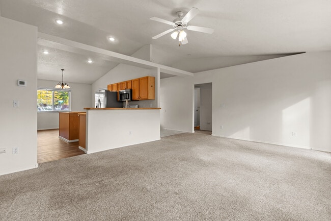 Building Photo - 1443 W Balboa St