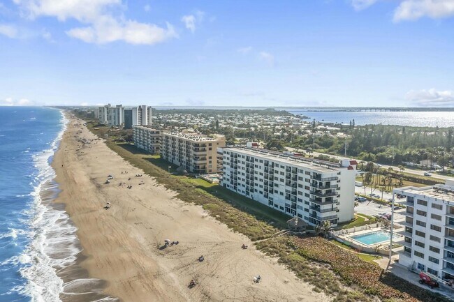 Building Photo - 10152 S Ocean Dr