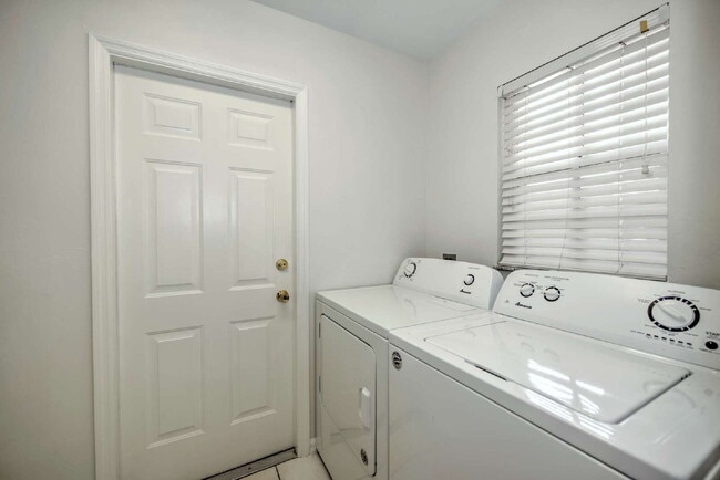 Building Photo - 8658 Patty Berg Ct