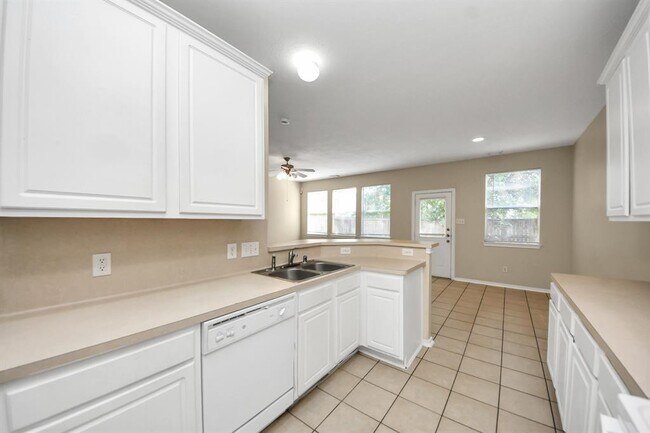 Building Photo - 8763 Thistlemoor Ln