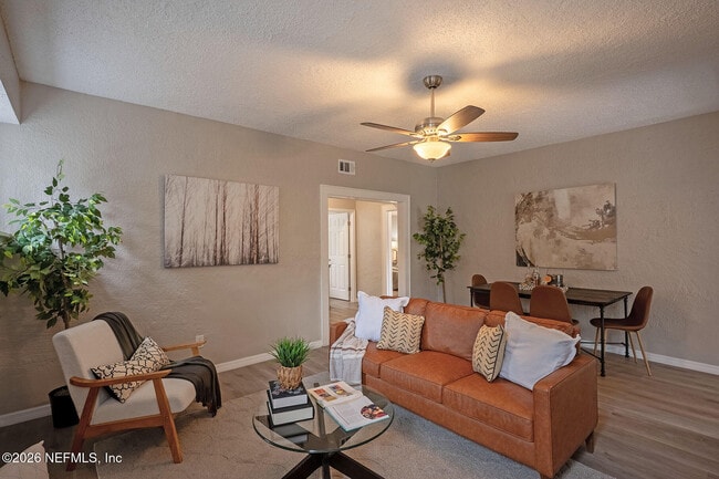 Building Photo - 325 Alder St