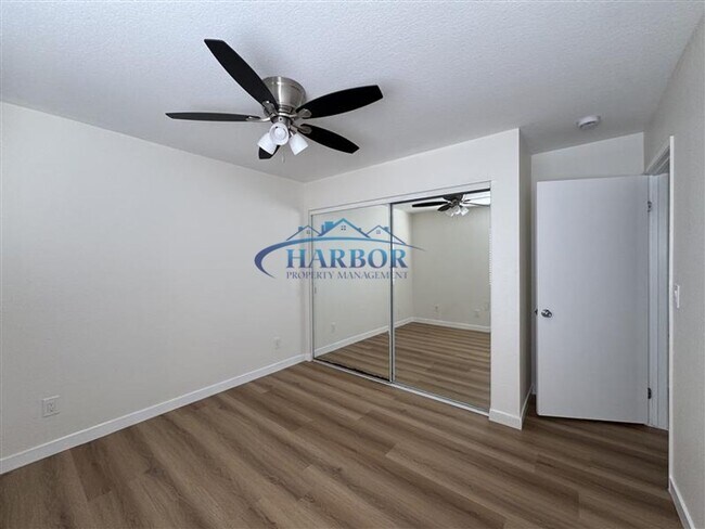 Building Photo - 961 W 1st St