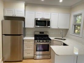 Building Photo - 14 Abbott St