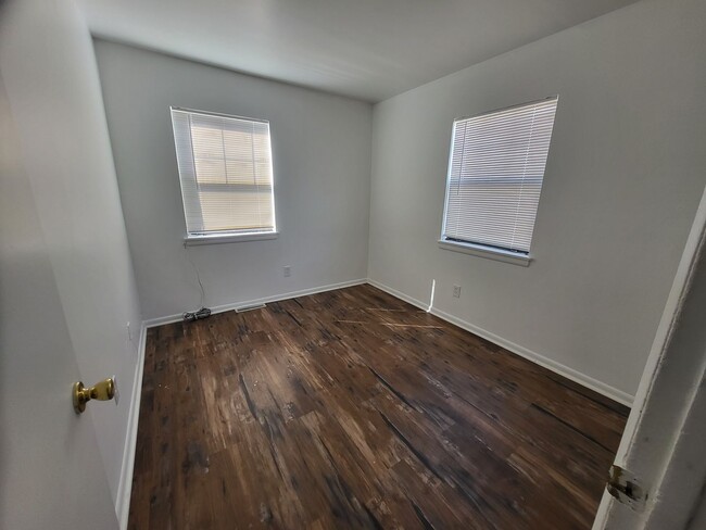 Building Photo - 3BR/2BA End Unit Townhouse in Dover!