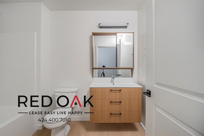 Building Photo - 856 S Gramercy Dr