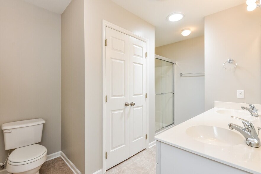 Building Photo - 305 Occidental Dr