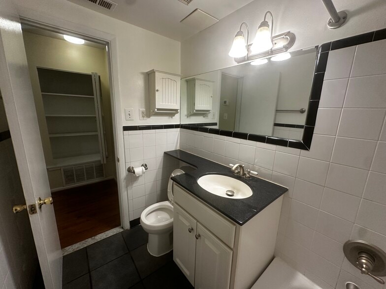 Bathroom - 8708 Manchester Rd