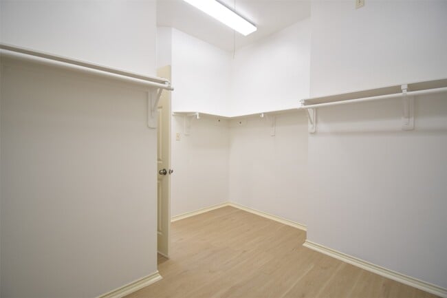Building Photo - 1511 Eden Meadows Dr