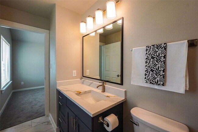 Building Photo - 108 Sandy Oaks Loop