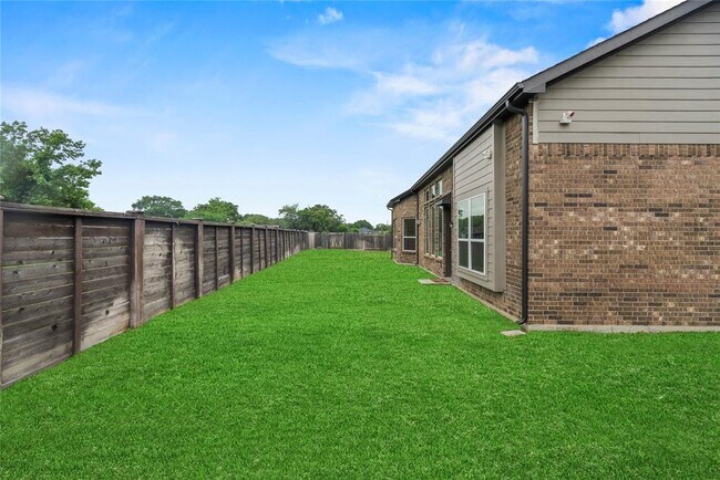 Building Photo - 2411 Jitterbug Ln
