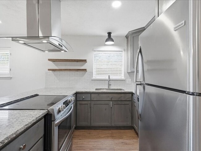 Building Photo - 2531 W Twelfth St