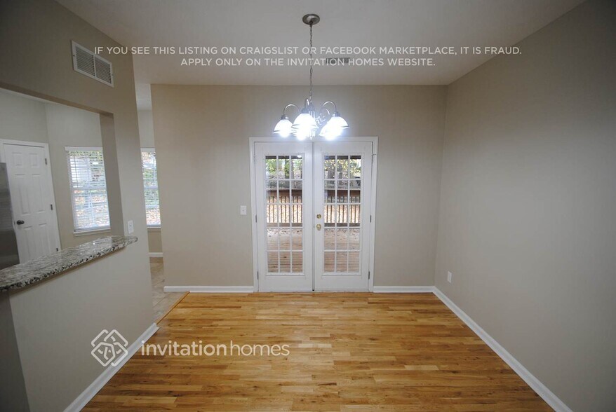 Building Photo - 2649 Lake Park Bend