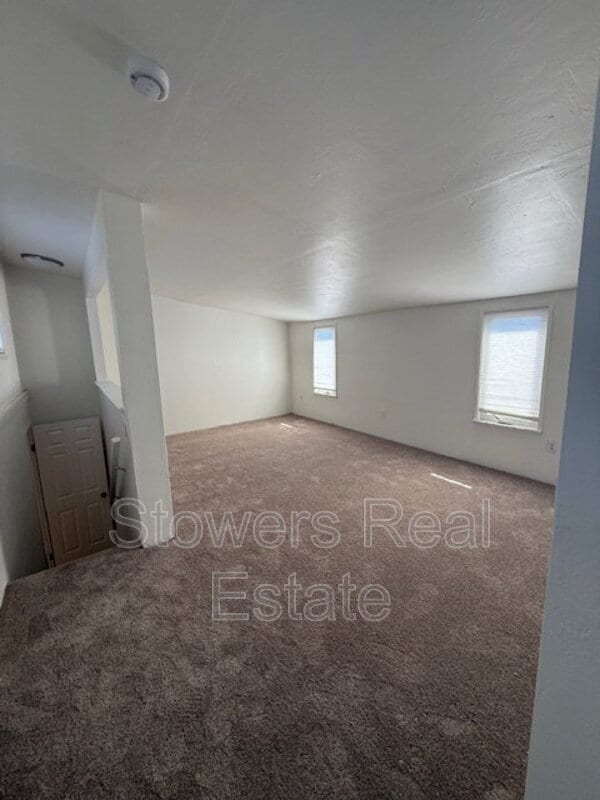 Building Photo - 435 W Merle Ct