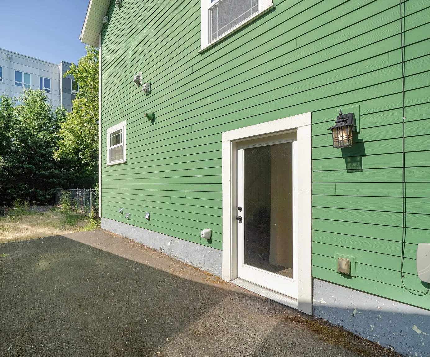 Building Photo - 4642 SE Madison St