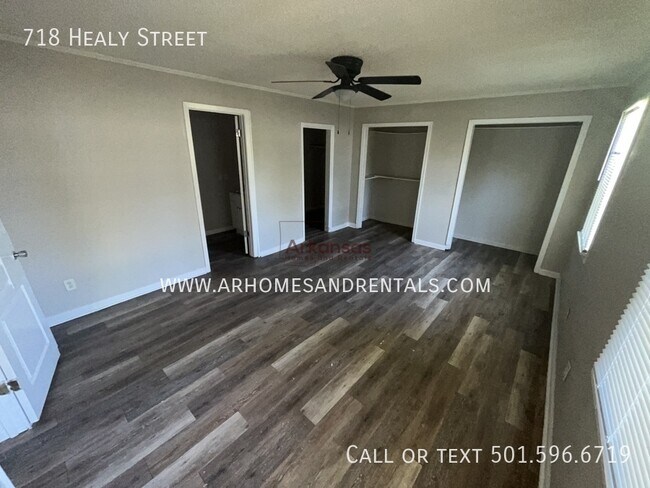 Building Photo - 718 Healy St