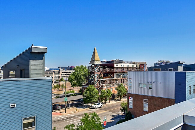 Building Photo - 2680 Blake St