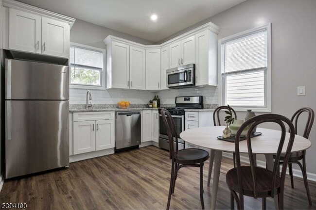 Building Photo - 249 S Burnet St