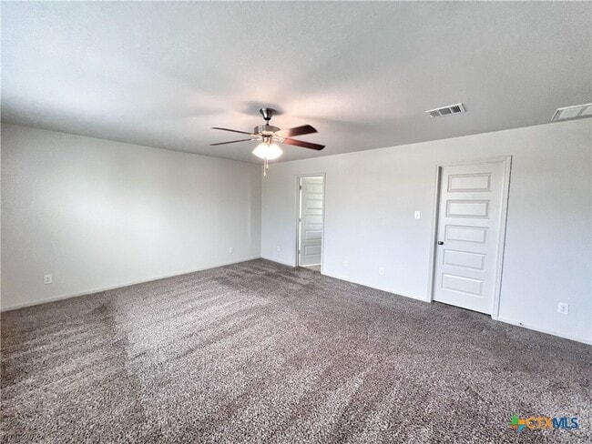 Building Photo - 310 Creekview Way