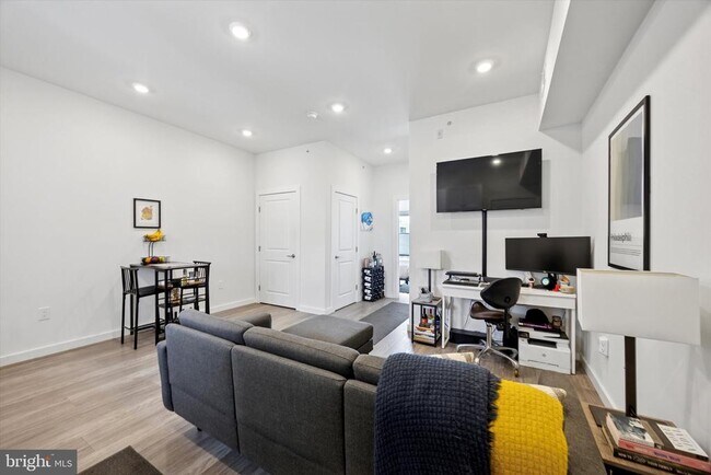 Building Photo - 1617 Ridge Ave