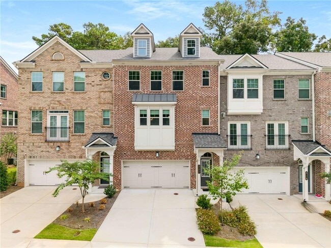 Building Photo - 3177 Clairebrooke Ave