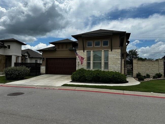 Primary Photo - 904 Indian Hawthorne Dr
