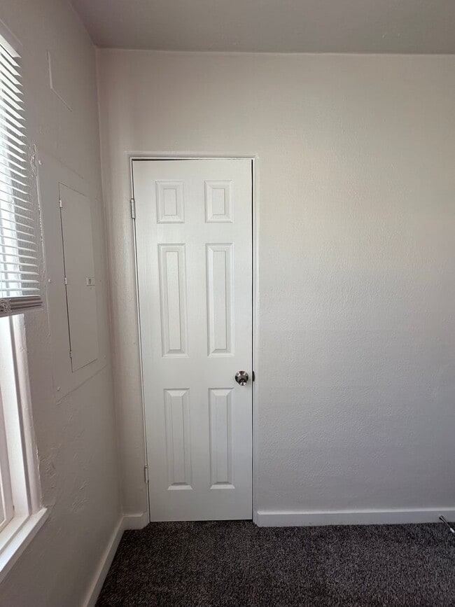 Building Photo - Adorable remodeled in 2023 2 bedroom 1 bathroom duplex available soon!