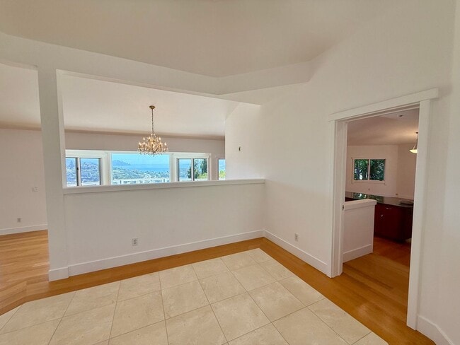 Building Photo - 51 Via Los Altos