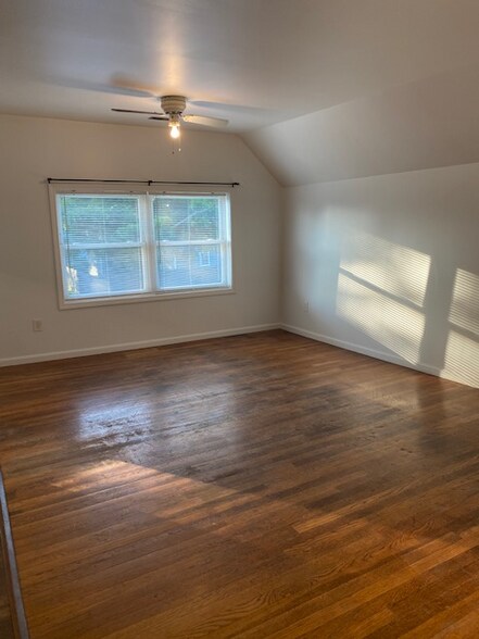 Building Photo - 67 W Pratt St