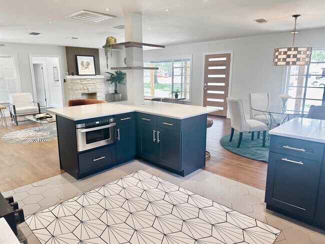 Building Photo - 4406 Airport Blvd