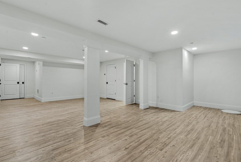 Building Photo - 19 Lily Pond Ln