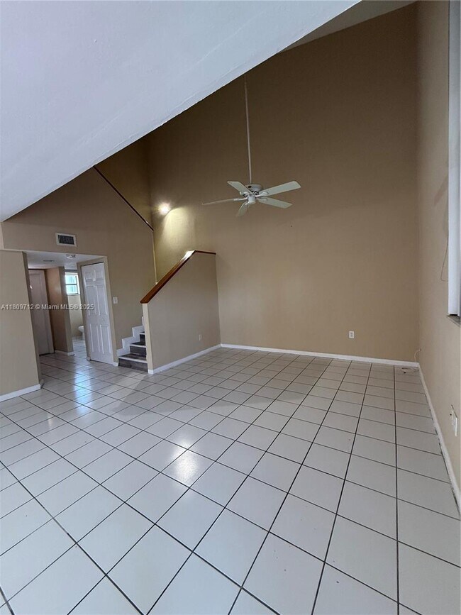 Building Photo - 3208 San Remo Cir