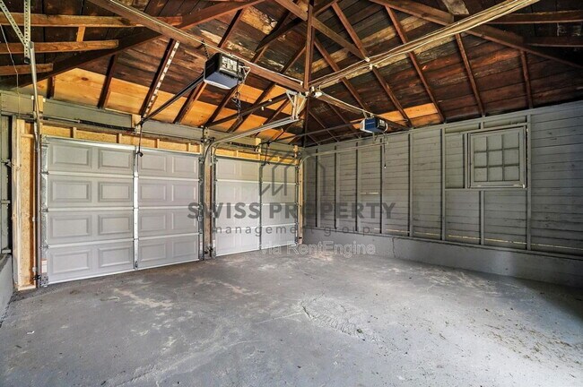 Building Photo - 889 E Livingston Ave