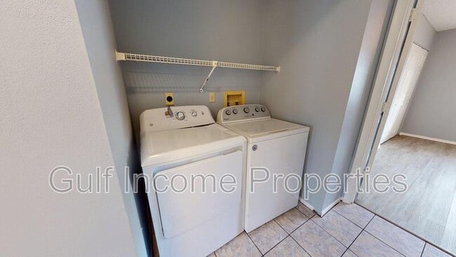 Building Photo - 709 45th St E