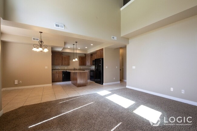 Building Photo - Gorgeous Townhome in South Jordan!
