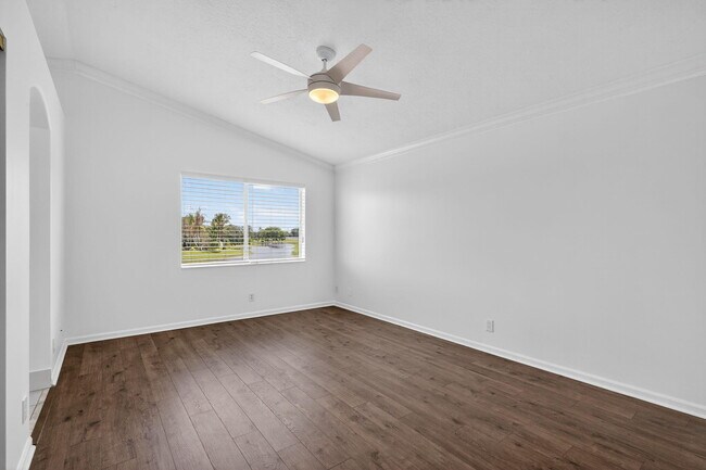 Building Photo - 8225 Pelican Harbour Dr