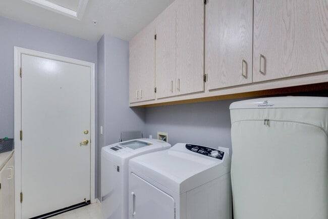 Building Photo - 10474 E Morning Star Dr