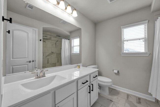 Building Photo - 241 Bright Blf Cir