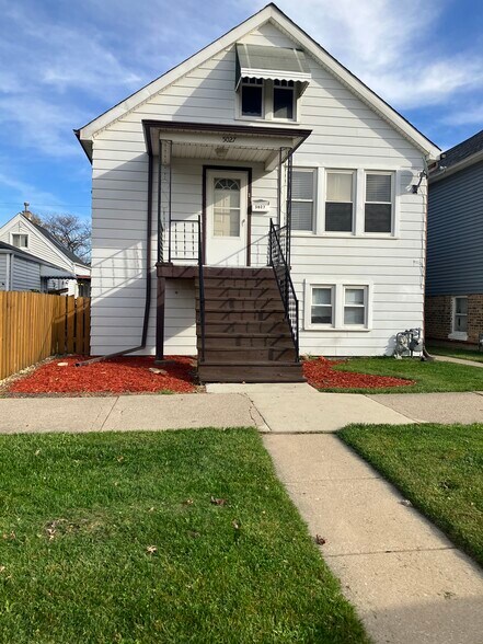 Primary Photo - 5027 S Latrobe Ave