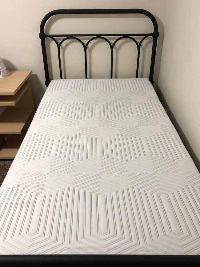 Bed and mattress - 521 Southwest Pky