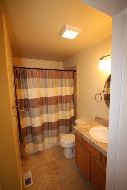 Building Photo - 3 Bedroom East Anchorage Townhouse!