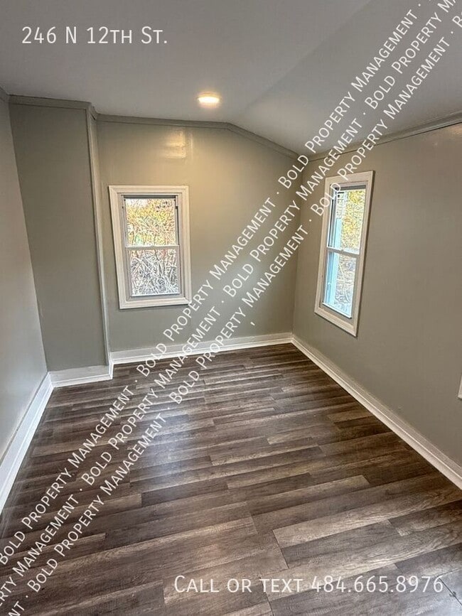 Building Photo - 246 N 12th St