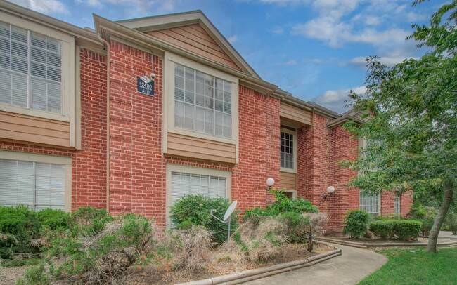 Building Photo - 12400 Overbrook Ln