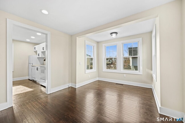 Building Photo - 2 Sherman Ave